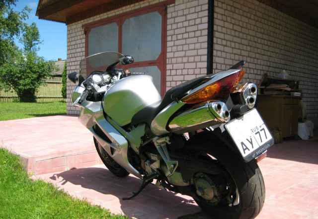 Продаю мотоцикл Хонда VFR-800 2003 г